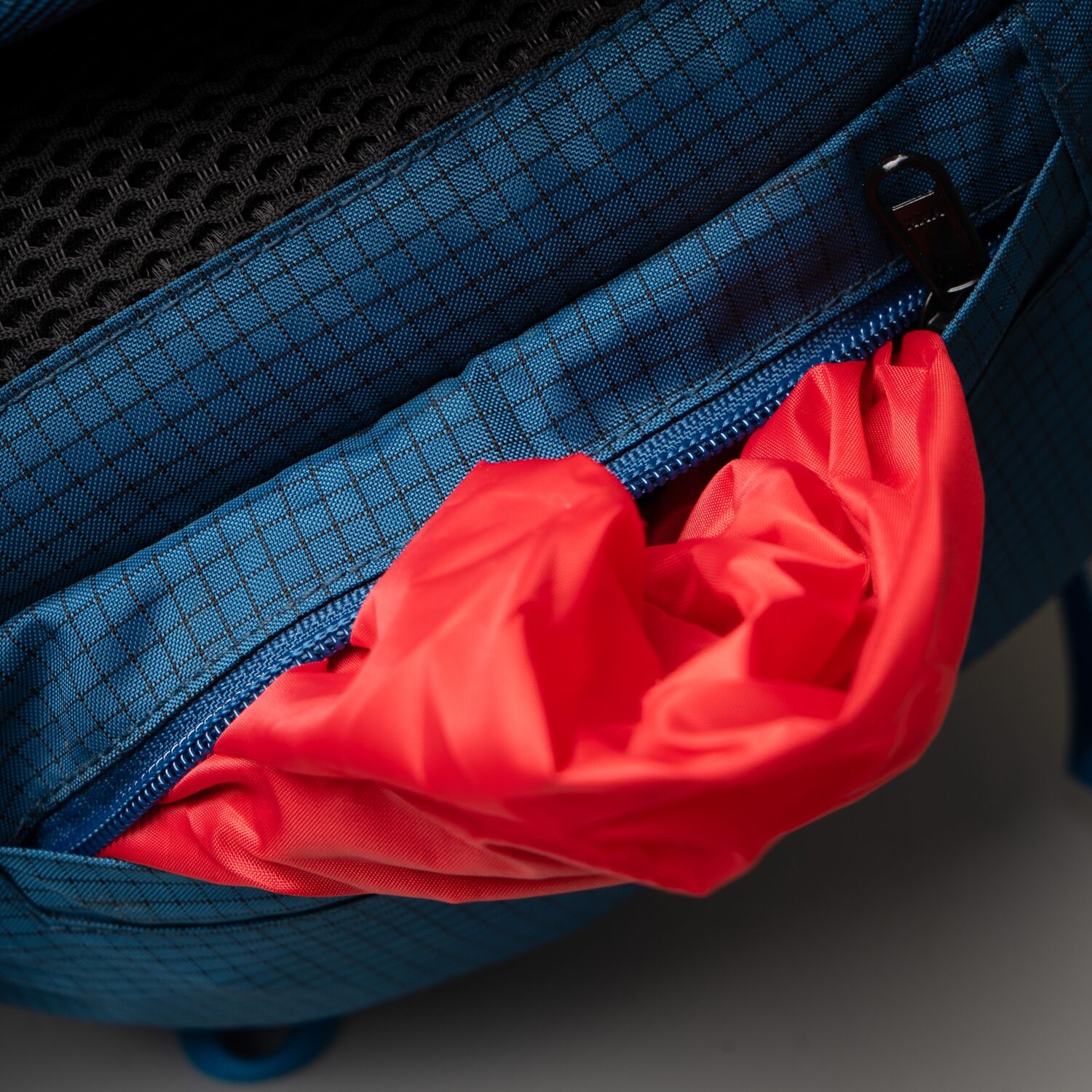 First Ascent Pluto Hiking Daypack - 32L – Trappers